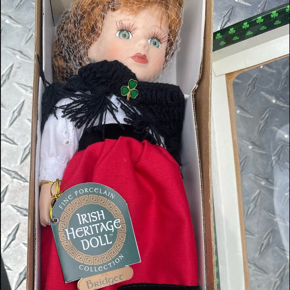 Irish Heritage Doll collection Kathleen NIB